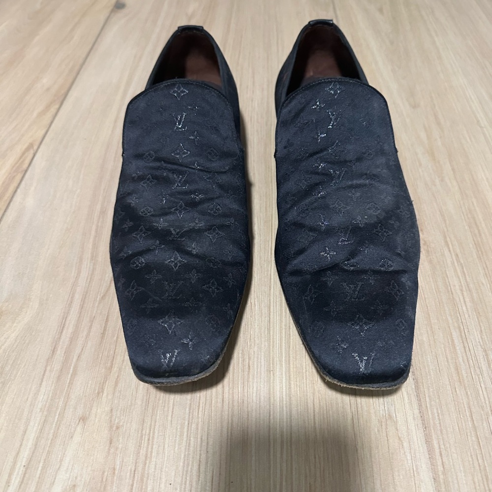LOUIS VUITTON
LV Monogram Satin Dress Loafers
Size: 8.5